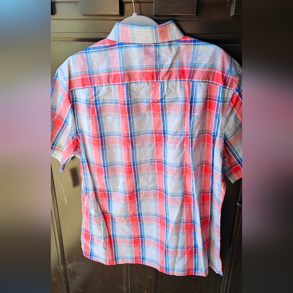 Van Heusen Never Tuck Shirt NWT - Picture 3 of 3